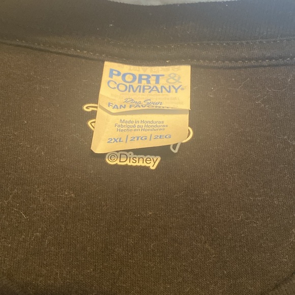 ￼ Disney, Winnie the Pooh and friends size 2XL T-shirt worn once - Picture 2 of 4